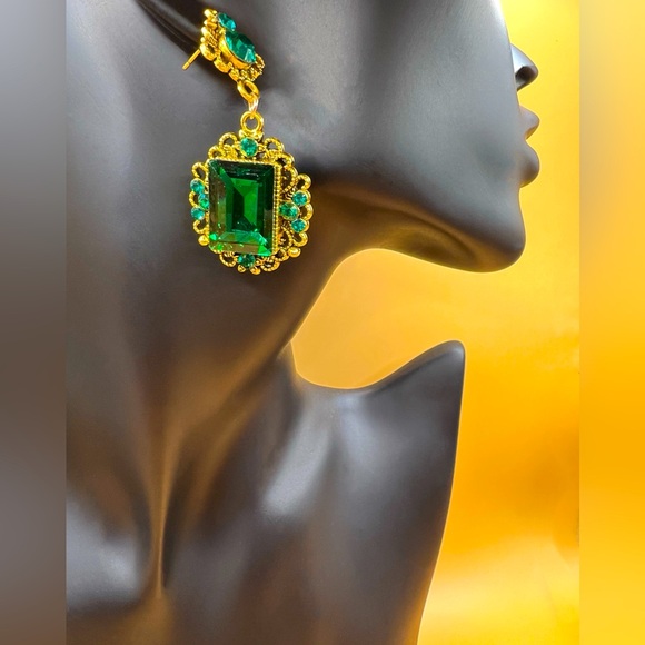 Golden Byrdies Earrings✨ - Picture 1 of 6